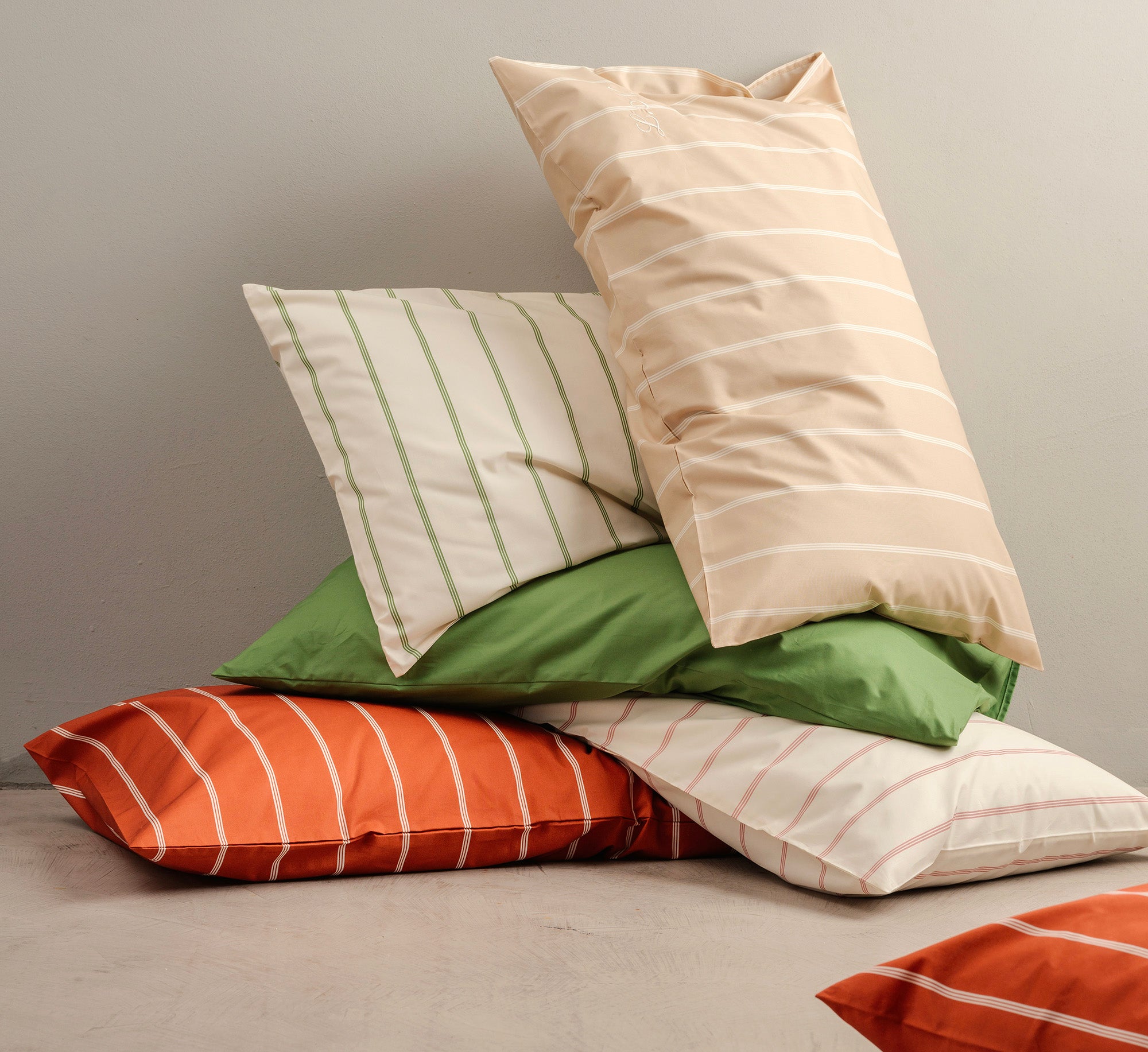 Cuscini nuovo pattern collezione righe edizione limitata Dalfilo tutti i colori